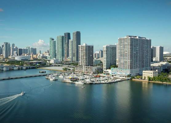DoubleTree by Hilton Grand Hotel Biscayne Bay 1
