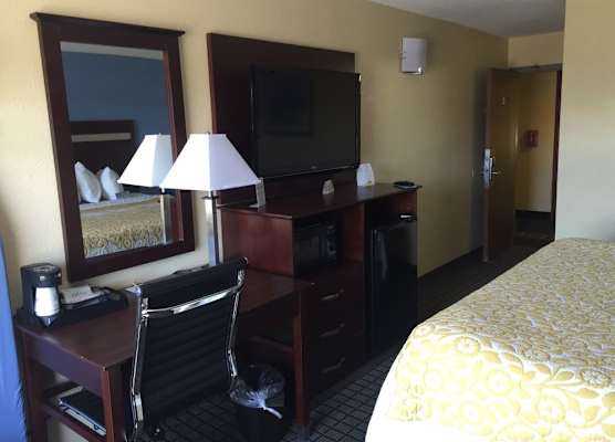 DAYS INN -NEW HAVEN 1