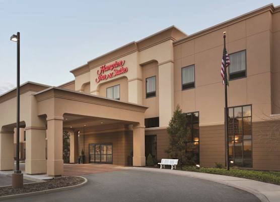Hampton Inn & Suites Mahwah 1