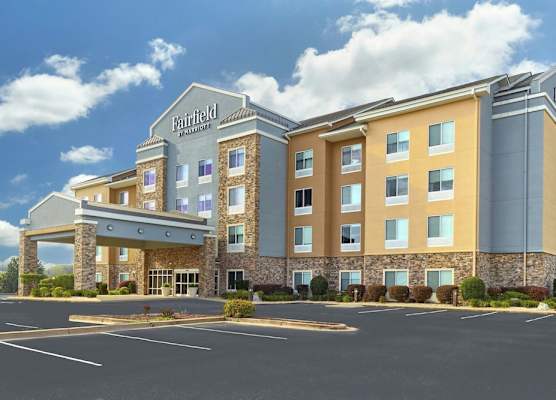 Fairfield Inn & Suites by Marriott Commerce 1