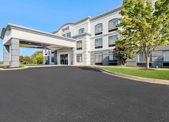 Spark by Hilton Tupelo 1