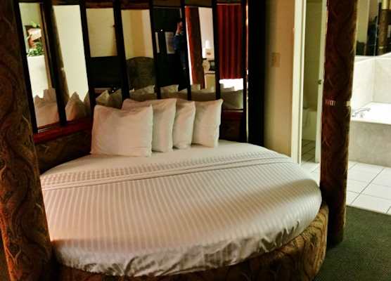 Country Hearth Inn & Suites Augusta 1