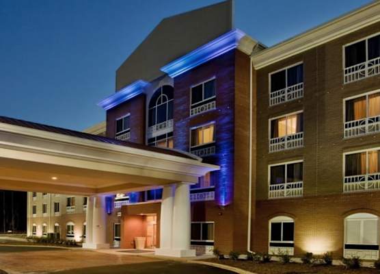 Holiday Inn Express & Suites RALEIGH SW NC STATE by IHG 1