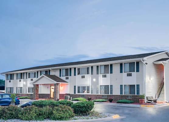 Super 8 by Wyndham Tomah Wisconsin 1
