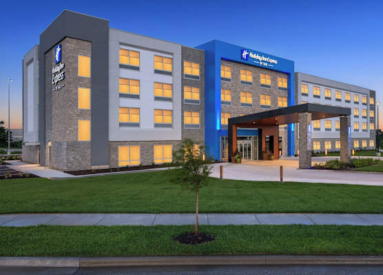 Holiday Inn Express & Suites Overland Park South by IHG 1