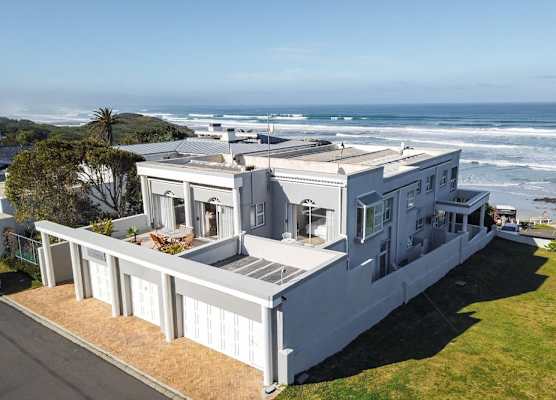 Hermanus Beachfront Lodge 1