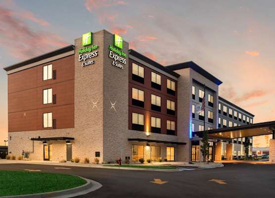 Holiday Inn Express & Suites RACINE by IHG 1