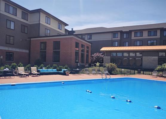 Comfort Inn & Suites South Burlington near University 1