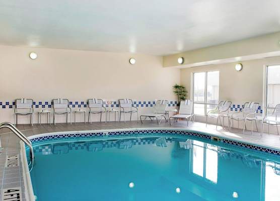 Fairfield Inn & Suites by Marriott Champaign 1