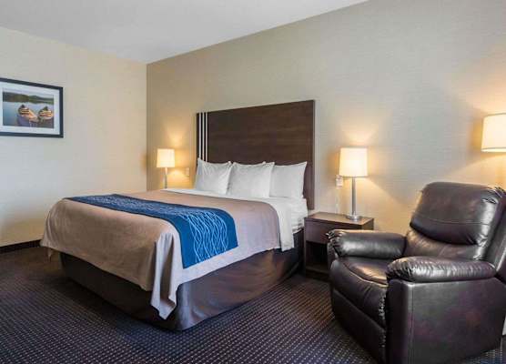 Comfort Inn & Suites Fox Creek 1