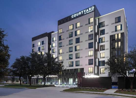 Courtyard by Marriott Houston Heights/I-10 1