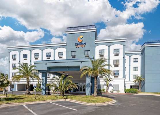 Comfort Suites West Jacksonville 1