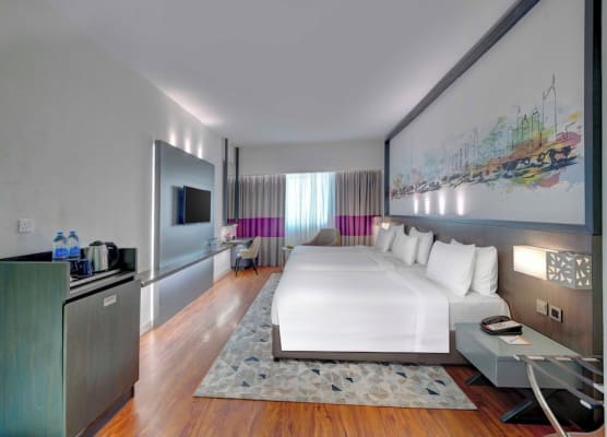 Howard Johnson Plaza by Wyndham Dubai Deira 1
