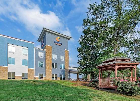 Comfort Suites Palestine 1