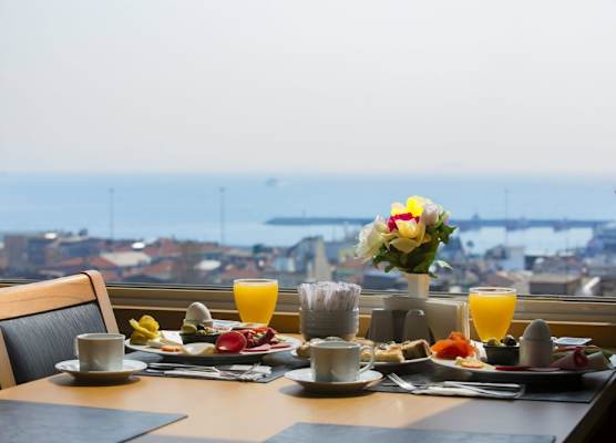 Ilkbal Deluxe Hotel &Spa Istanbul 1