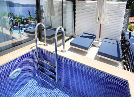 Nur Beach Hotel 1