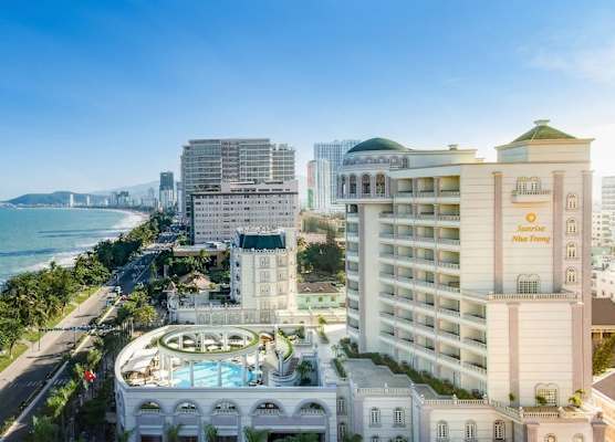 Sunrise Nha Trang Beach Hotel & Spa 1