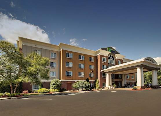 Holiday Inn Express & Suites MIDDLEBORO RAYNHAM by IHG 1