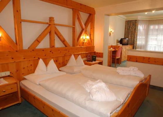 JUFA Alpenhotel Saalbach 1