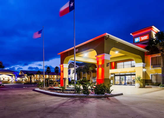 SureStay Plus Hotel by Best Western Alvin 1