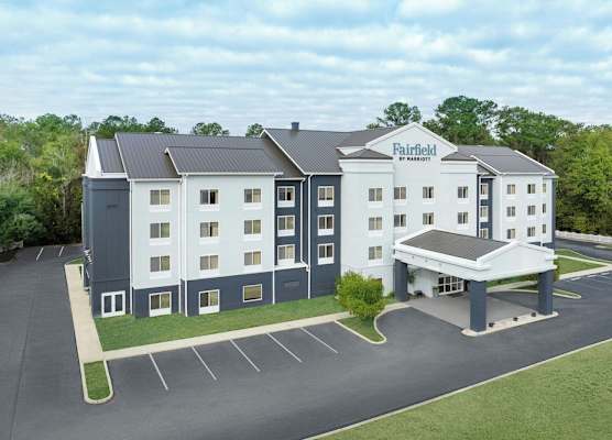 Fairfield Inn & Suites Lake City 1
