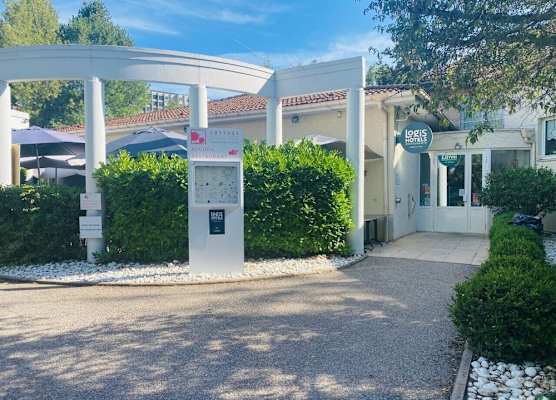 Logis Cottage Hotel 1