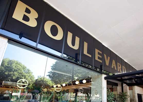 Boulevard Plaza 1