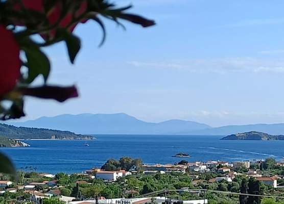 SkyFrame Apartments - Sea, Olive & Nature Escape 1