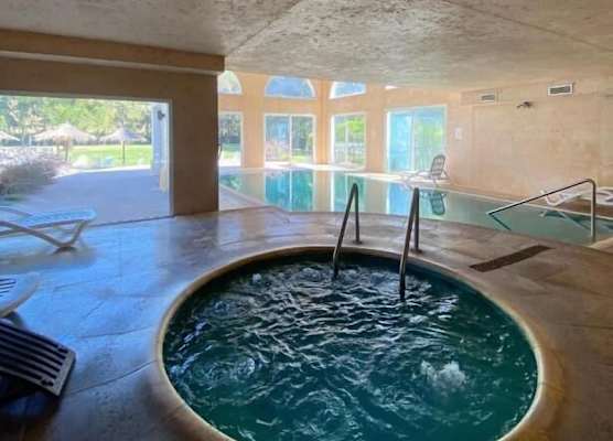 Howard Johnson by Wyndham Resort Pilar 1