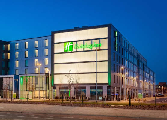 Holiday Inn LONDON - HEATHROW BATH ROAD by IHG 1
