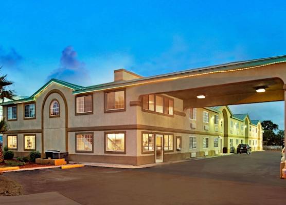 Days Inn by Wyndham San Antonio Airport 1