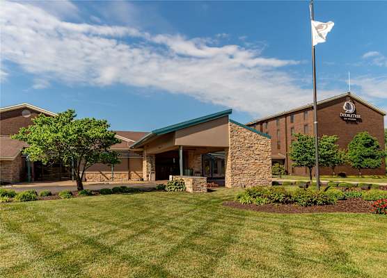 DoubleTree by Hilton Collinsville - St. Louis 1