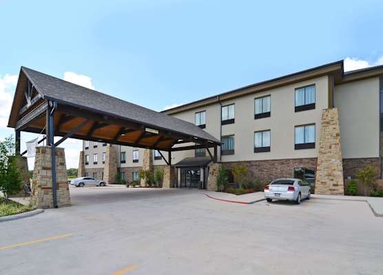 Best Western Plus Emory at Lake Fork Inn & Suites 1