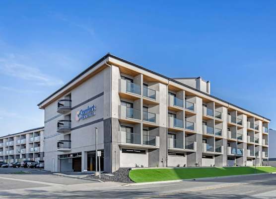 Comfort Inn & Suites Irvine Spectrum 1