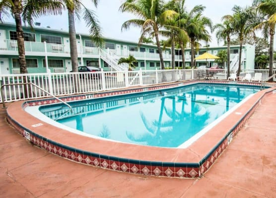 Econo Lodge Cocoa Beach - near the Port 1