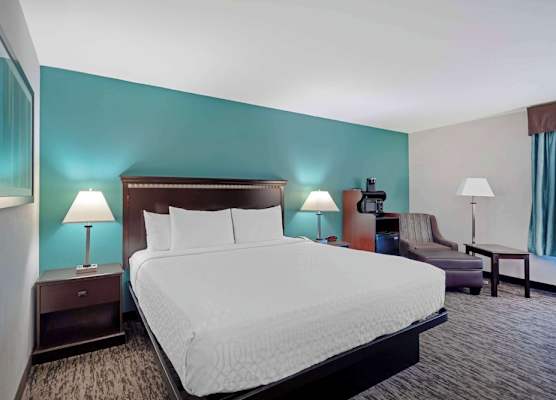 Best Western Plus Chicagoland - Countryside 1