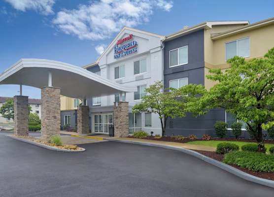 Fairfield Inn & Suites by Marriott Pittsburgh New Stanton 1