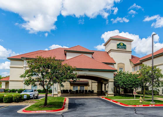 La Quinta by Wyndham Bentonville 1