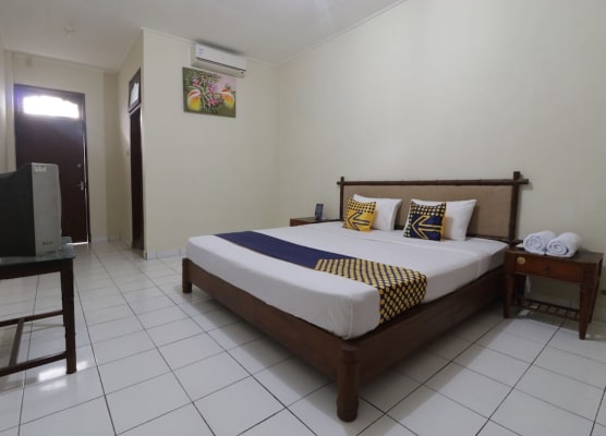 SPOT ON 2426 Hotel Aget Jaya Ii 1