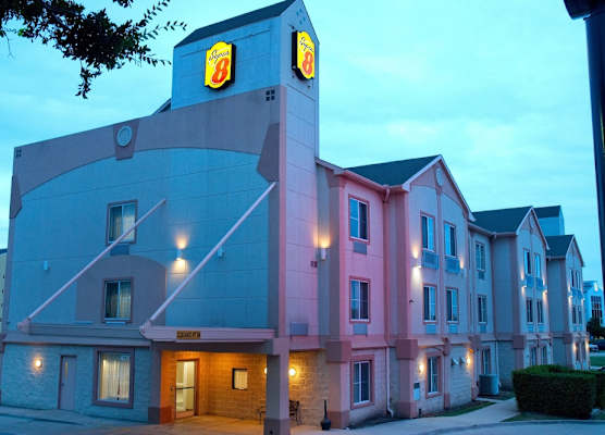 Super 8 by Wyndham Irving/DFW Apt/North 1