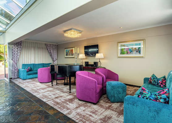 Signal Hill Lodge 1