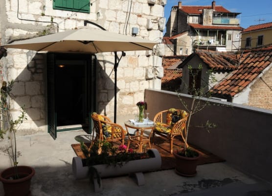 Rooms & Apartment Lasta 1