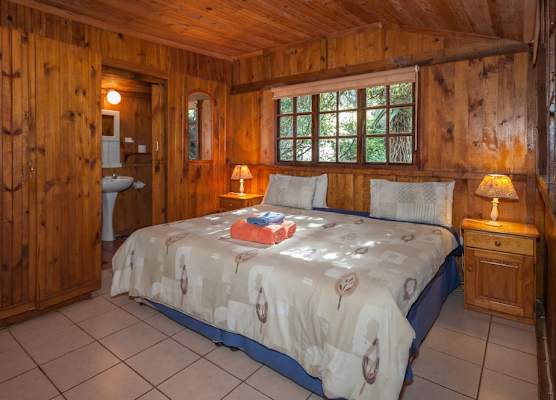 Woodlands Cottages & Camping 1
