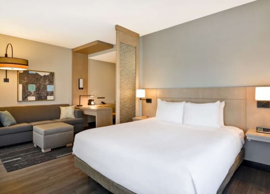Hyatt Place Fresno 1
