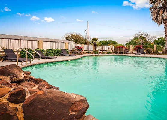 SureStay Hotel by Best Western Floresville 1