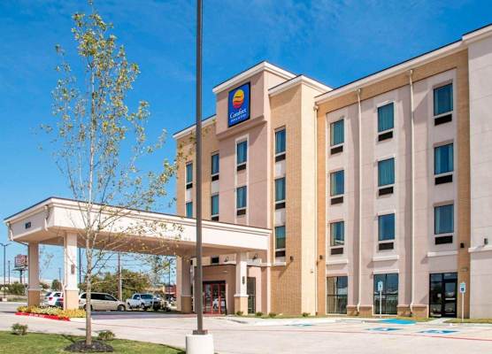 Comfort Inn & Suites San Marcos near Outlet Mall 1