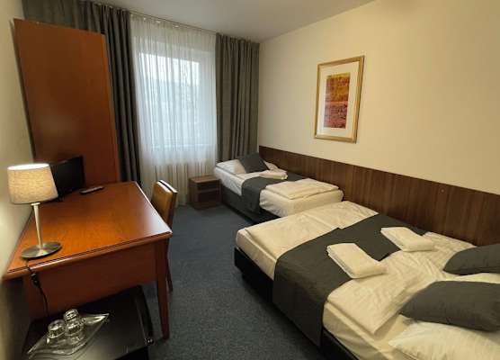 Hotel Bohemians 1