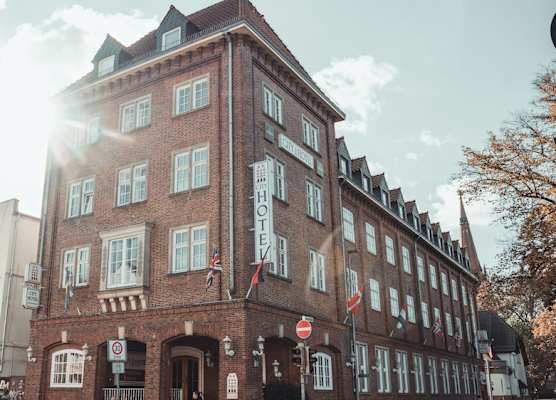 City Hotel 1