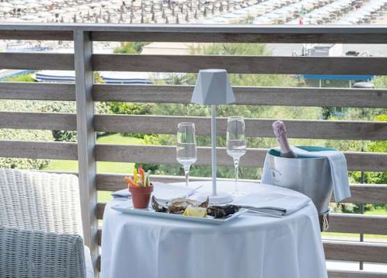 Kiss Beachfront Hotel & Restaurant 1