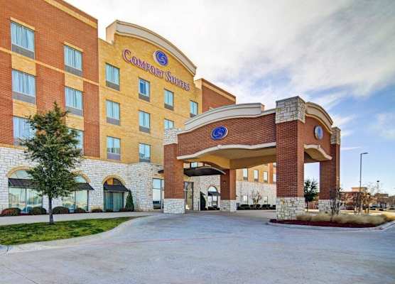 Comfort Suites Frisco 1